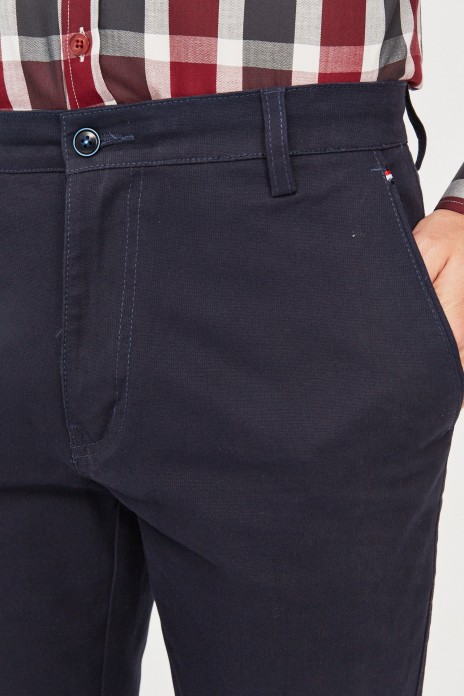 Pantalón Chino básico Outlet
