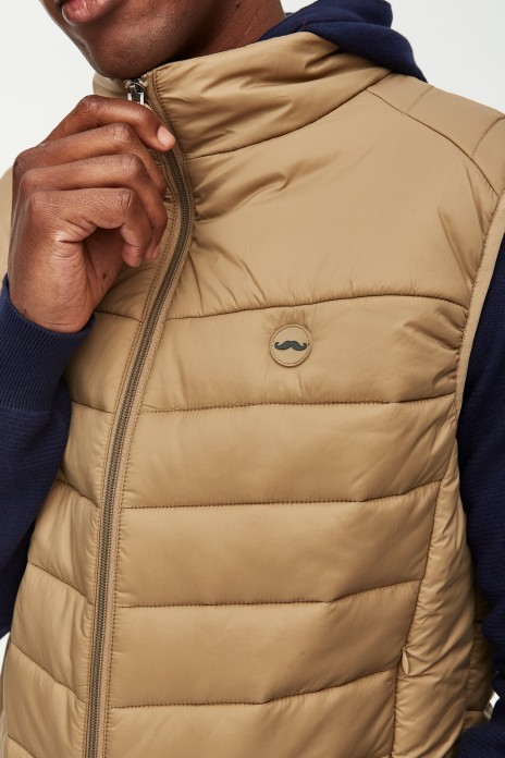 Chaleco de nylon guateado...