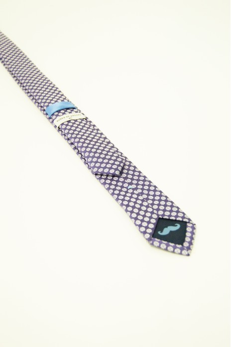 Corbata estrecha s/ Quilla