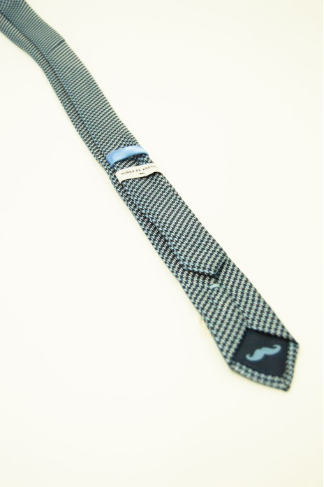 Corbata estrecha s/ Ravi -...