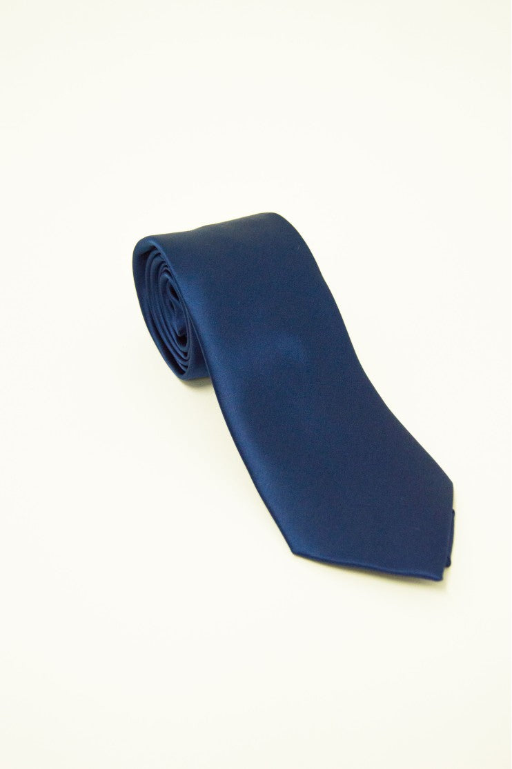 Corbata lisa raso s/ oscuro