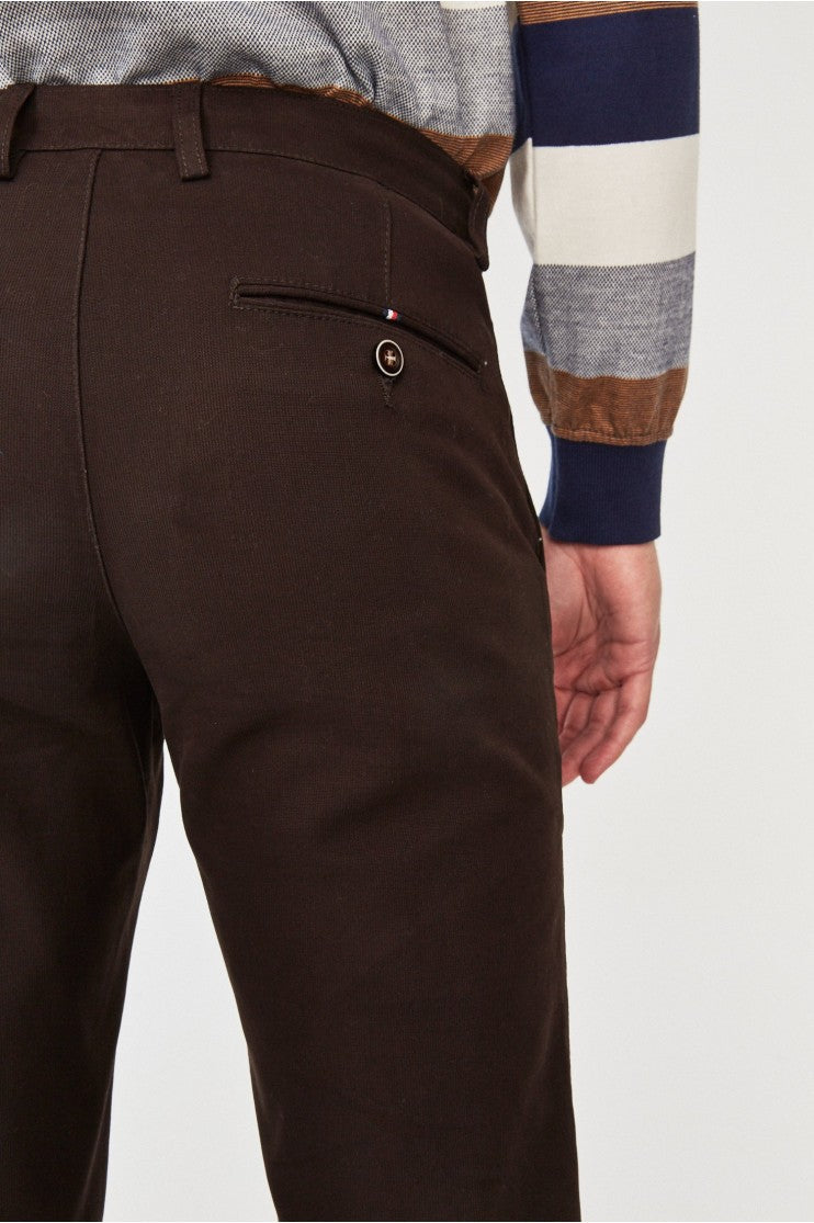 Pantalón Chino básico Outlet