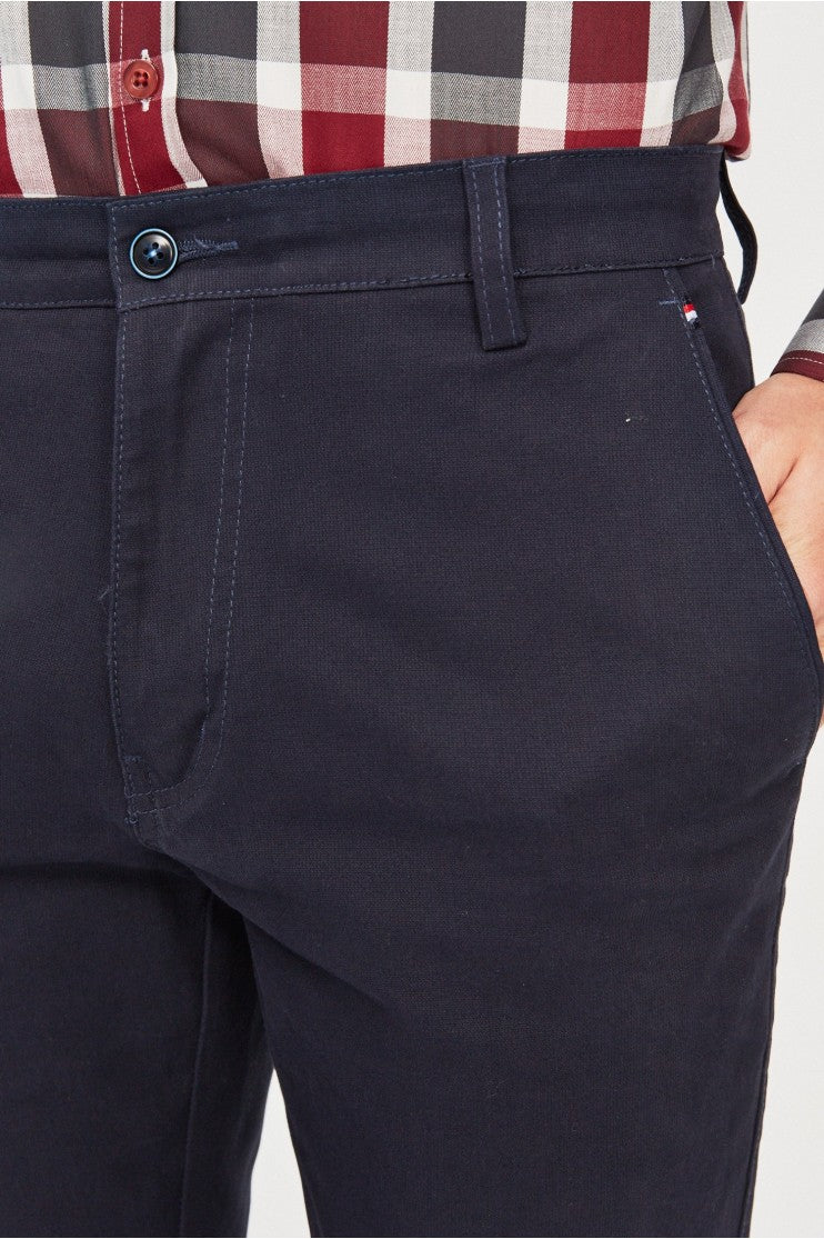 Pantalón Chino básico Outlet