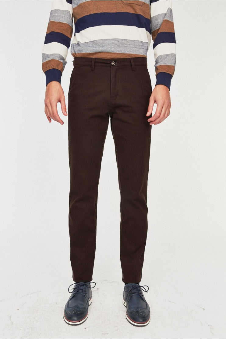 Pantalón Chino básico Outlet