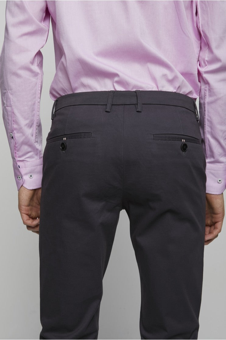 Pantalón básico Outlet