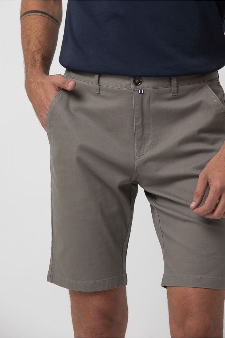 Bermuda sport s/ Bastimentos