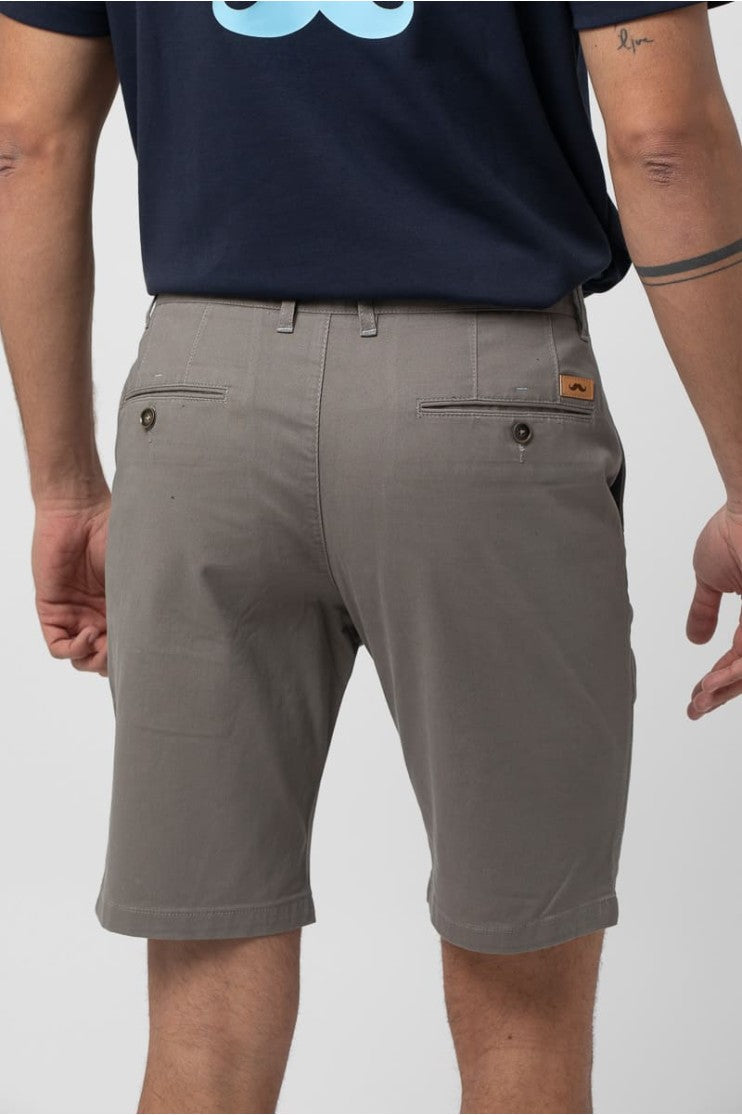 Bermuda sport s/ Bastimentos