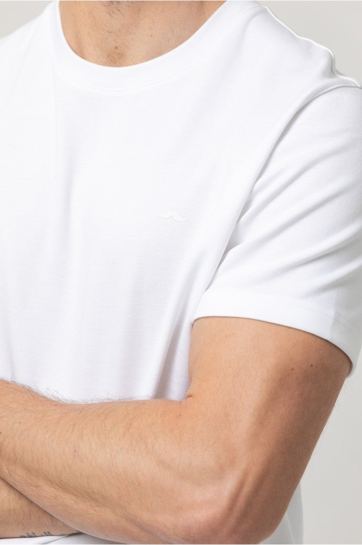 Camiseta m/c básica lisa s/ Neil