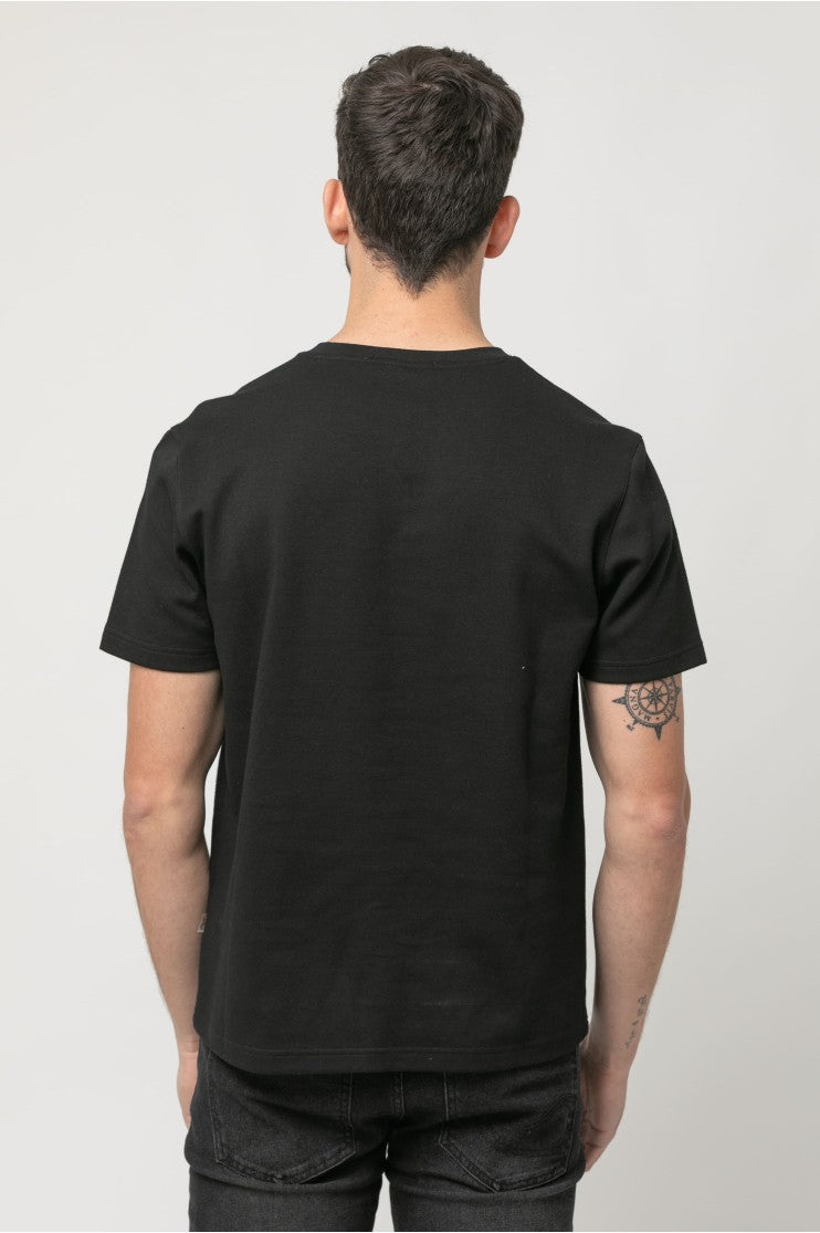 Camiseta m/c básica lisa s/ Neil