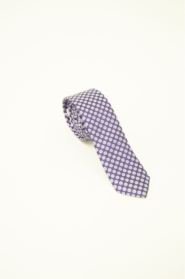 Corbata estrecha s/ Quilla