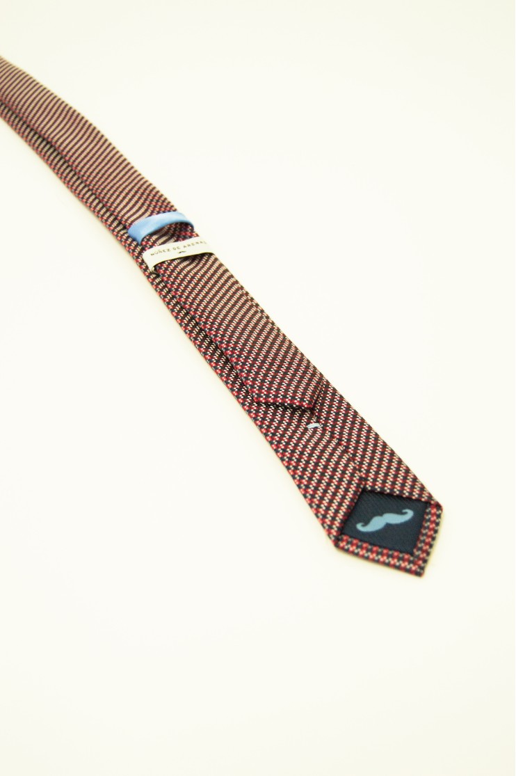 Corbata estrecha s/ Ravi