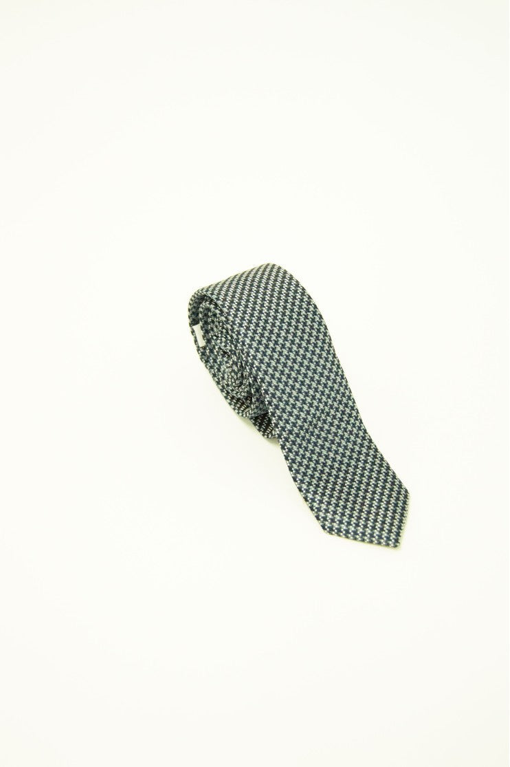 Corbata estrecha s/ Ravi