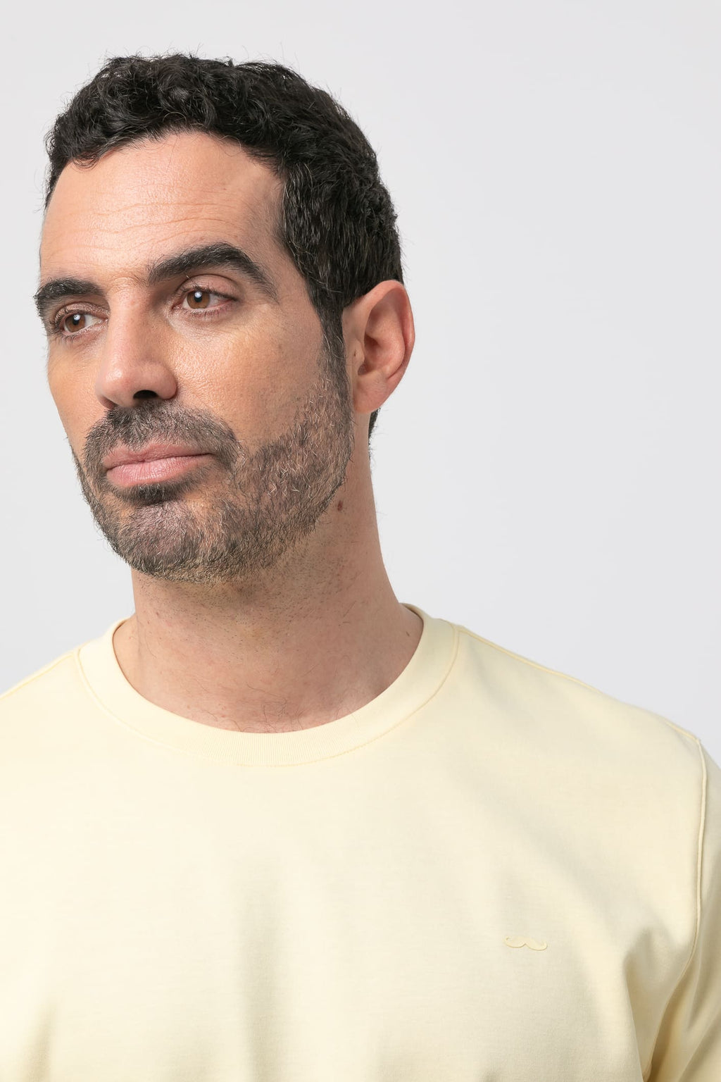 Camiseta m/c básica lisa s/ Neil