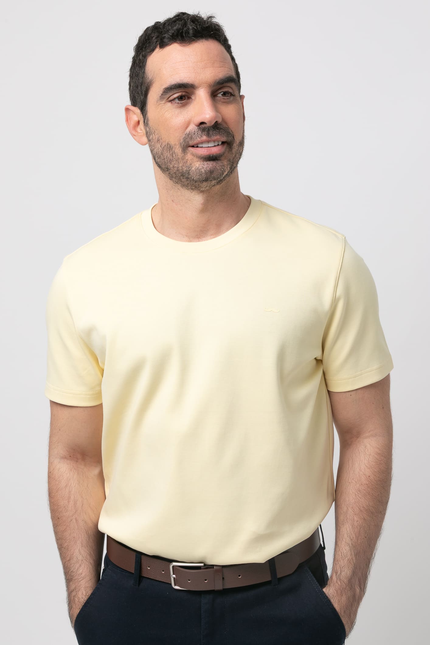 Camiseta m/c básica lisa s/ Neil