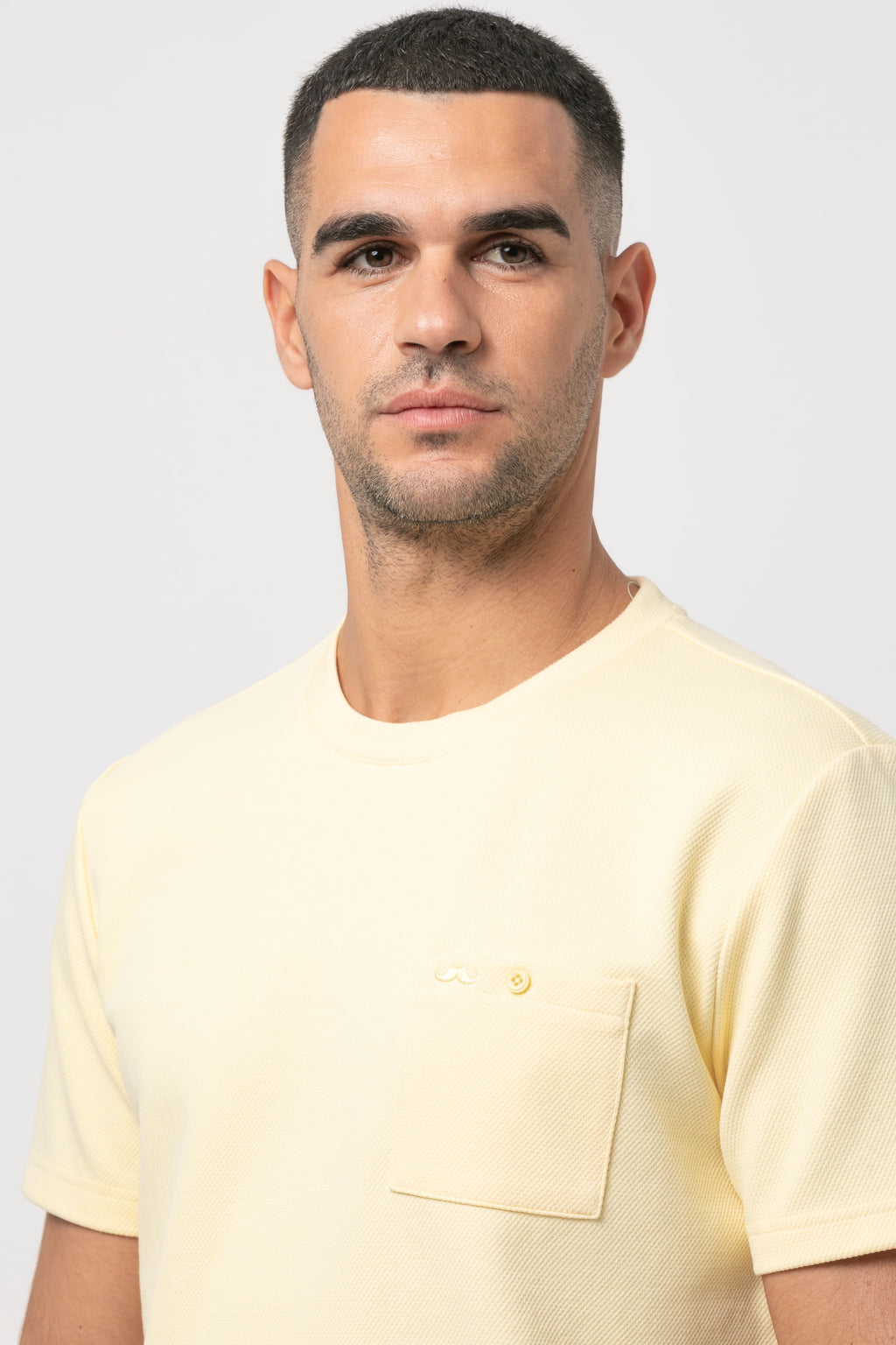 Camiseta bolsillo s/ sombrero
