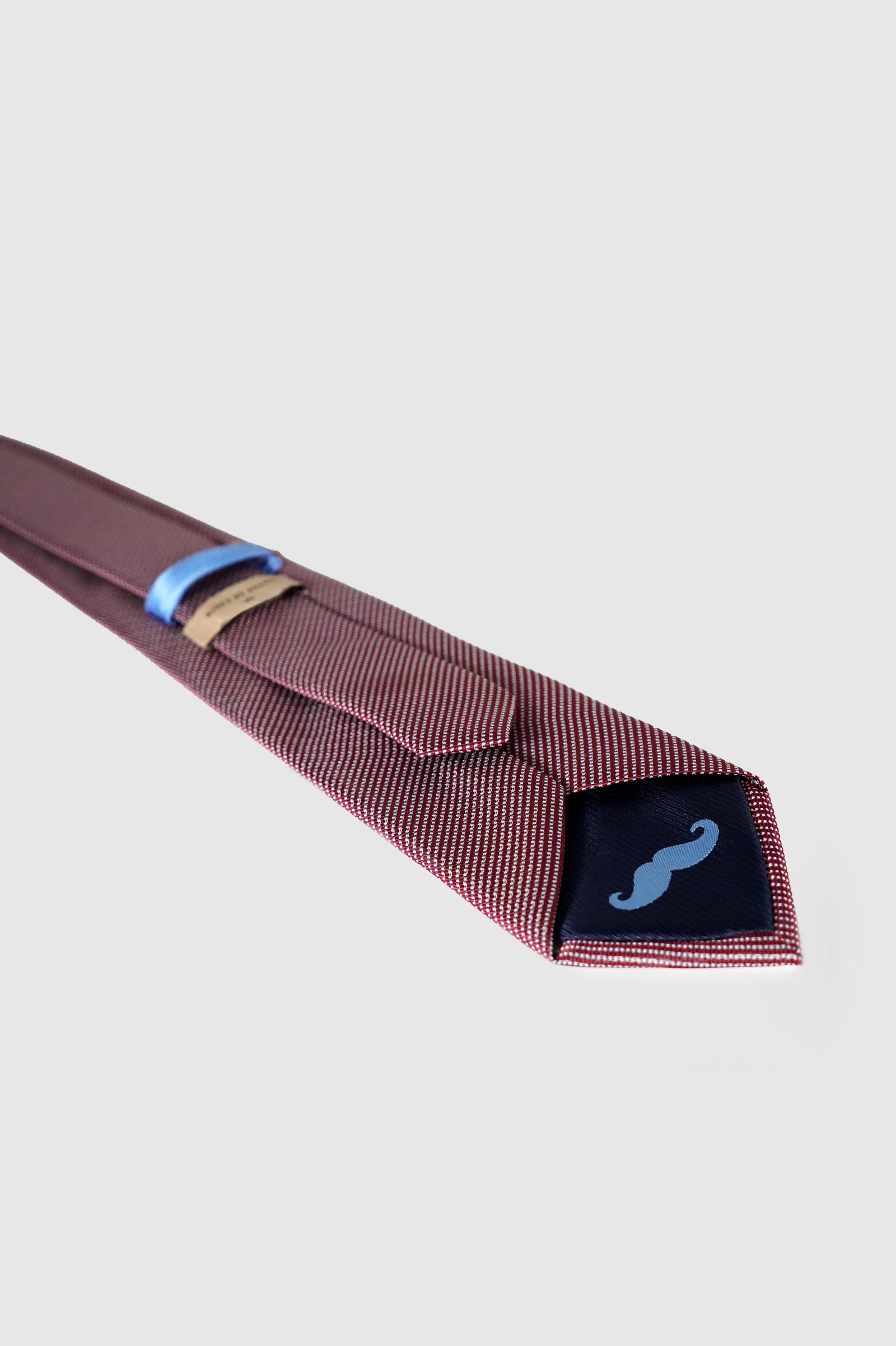 Corbata ancha lisa