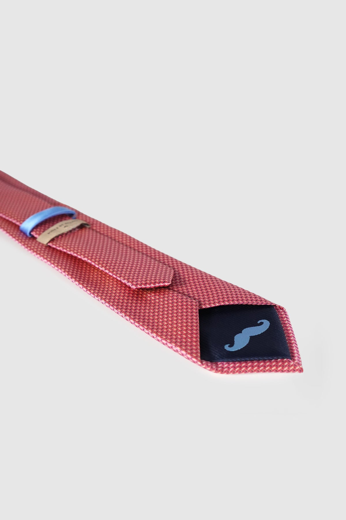 Corbata ancha lisa