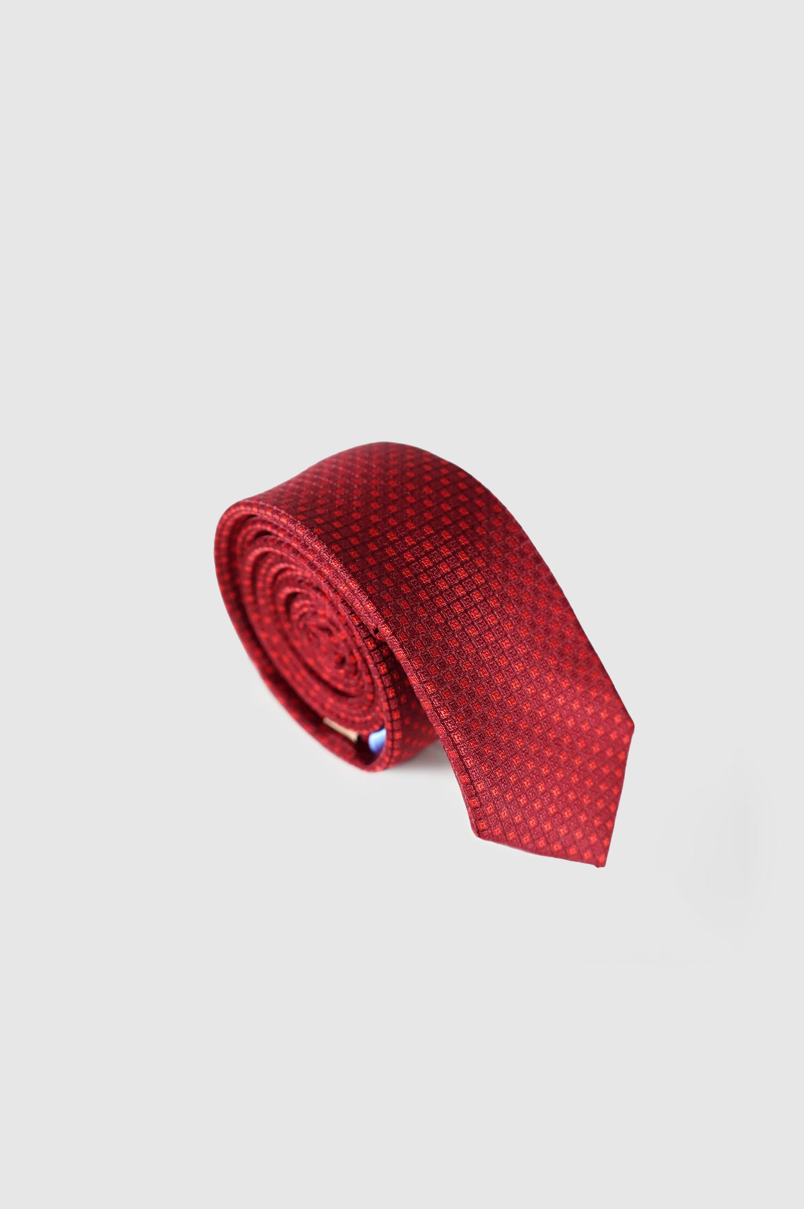 Corbata estrecha lisa