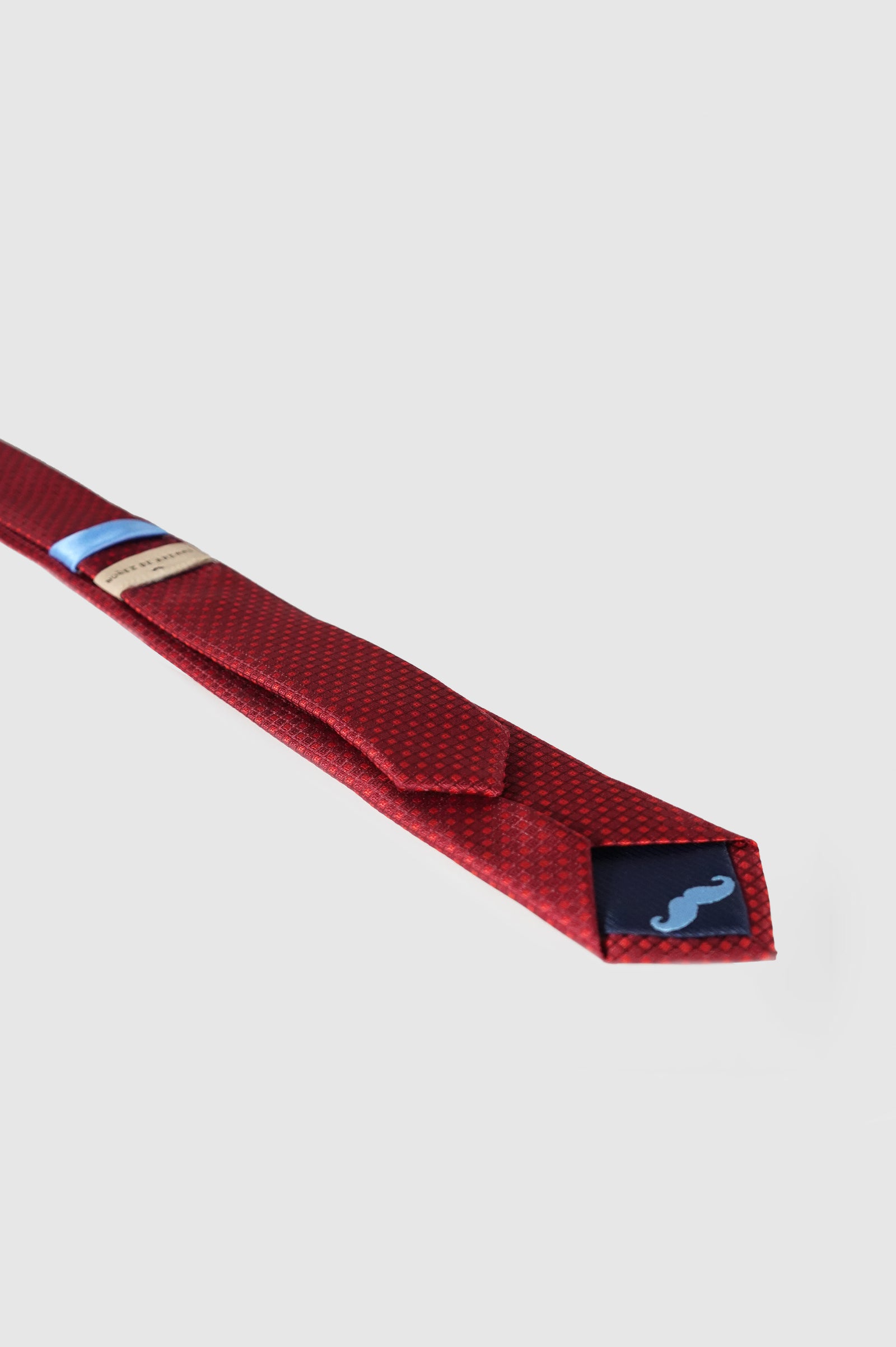 Corbata estrecha lisa