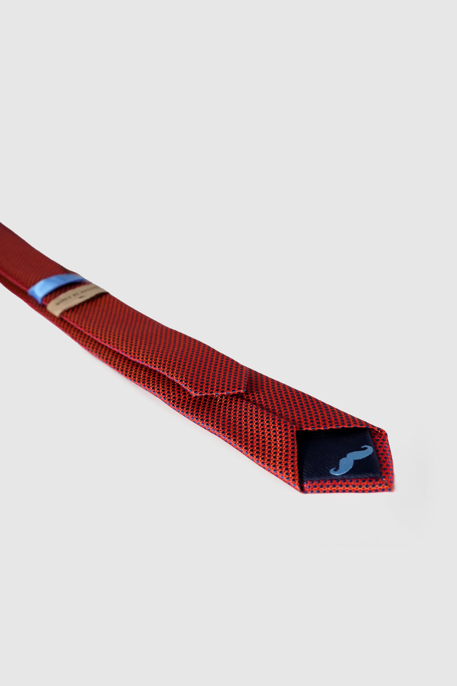 Corbata estrecha lisa