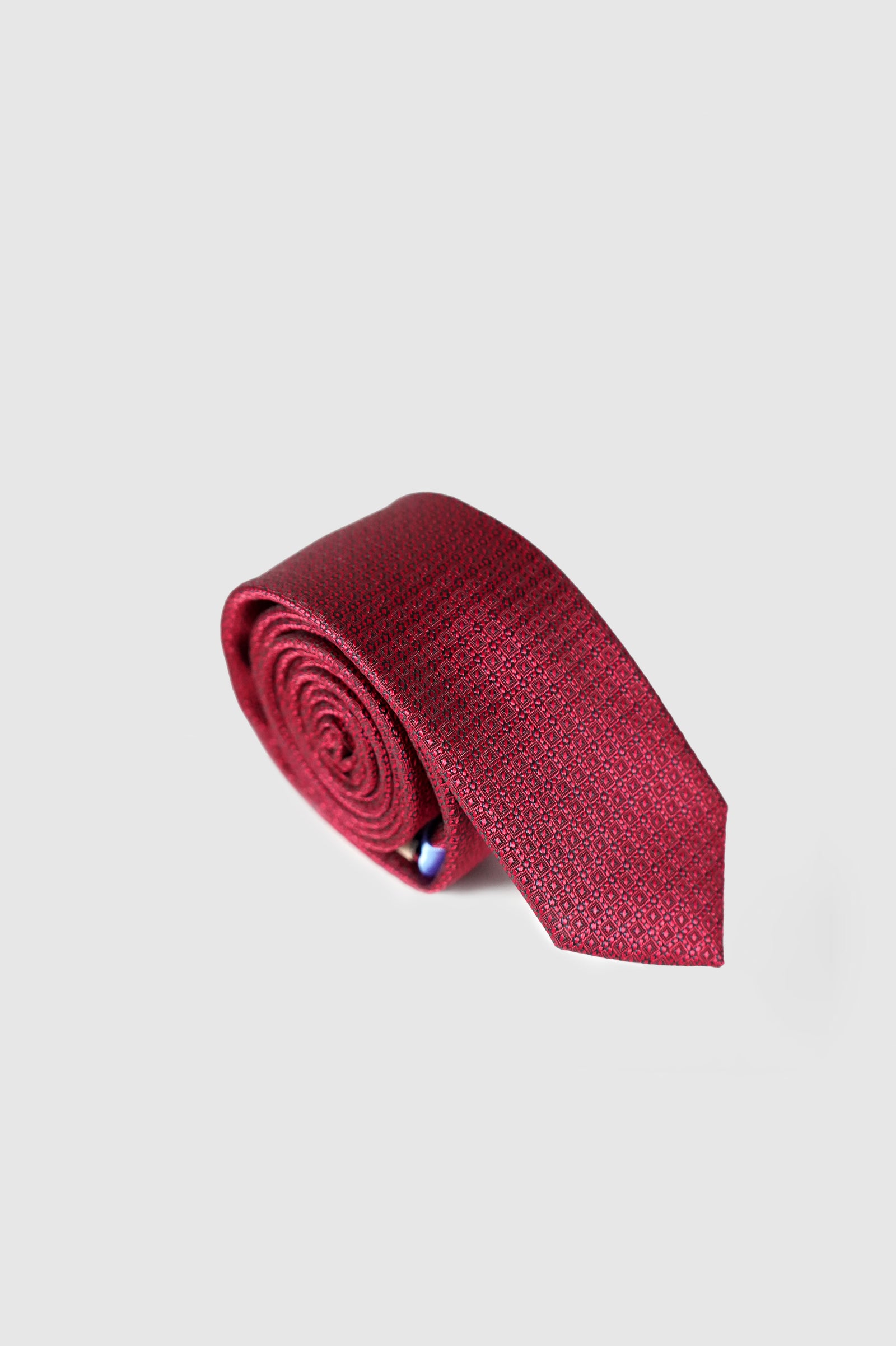Corbata estrecha lisa