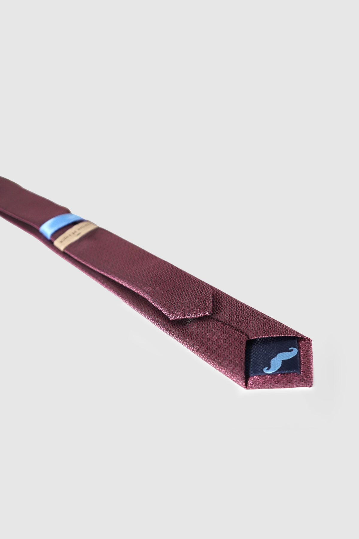 Corbata estrecha lisa